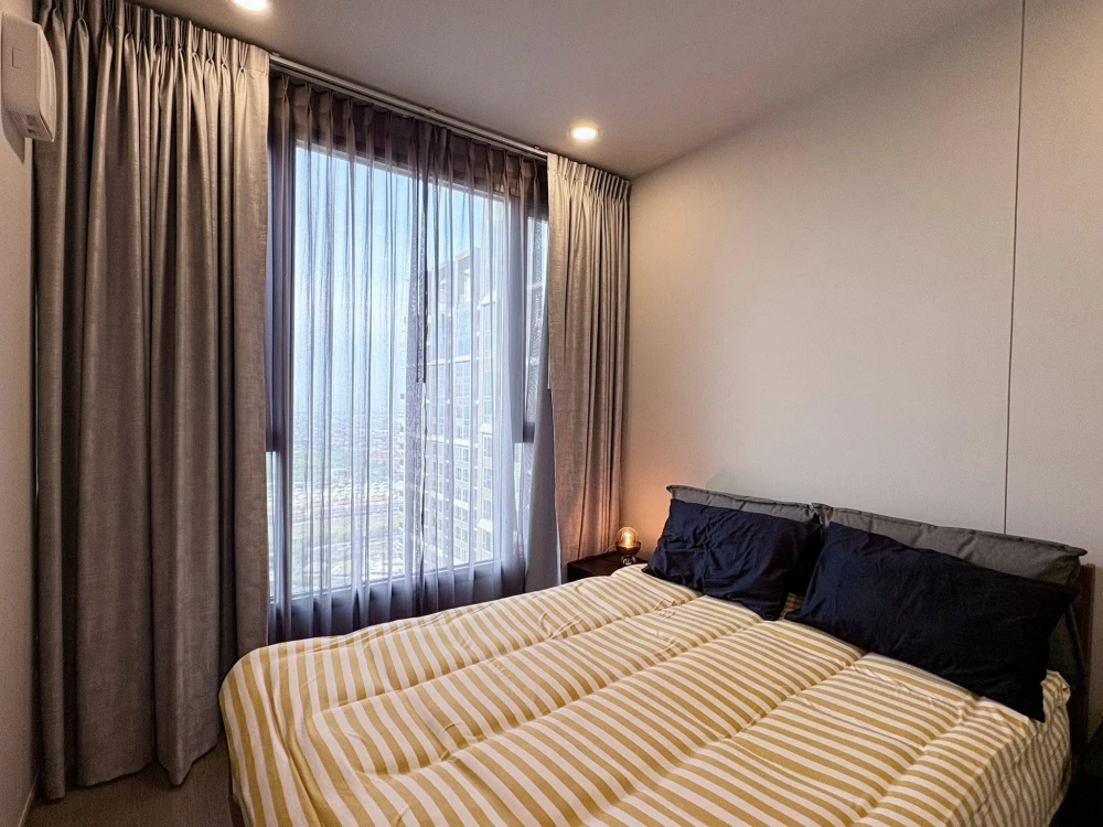 Whizdom the Forestias for sale, Destinia Building, 42nd floor, forest park view, fully furnished and equipped with appliances, ready to move in.