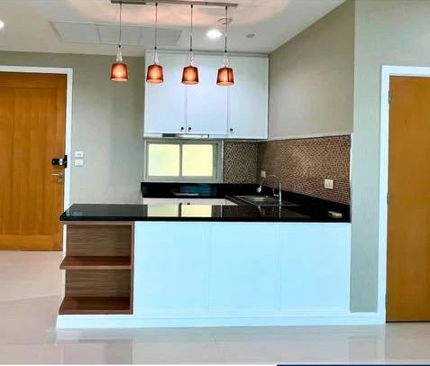 For sale: WIND Ratchayothin, high floor corner room, beautiful view, 3 meter high ceiling, airy like a penthouse, must reserve.