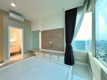 For sale: WIND Ratchayothin, high floor corner room, beautiful view, 3 meter high ceiling, airy like a penthouse, must reserve.