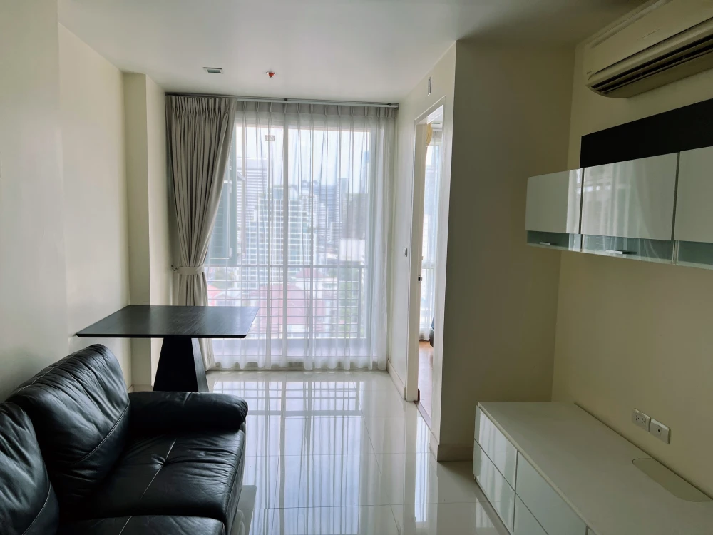 Selling Wish @ Samyan, 18th floor, beautiful city view, well-divided rooms, fully furnished. Don't miss out!