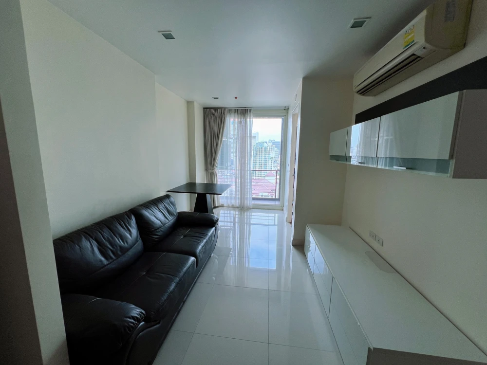 Selling Wish @ Samyan, 18th floor, beautiful city view, well-divided rooms, fully furnished. Don't miss out!
