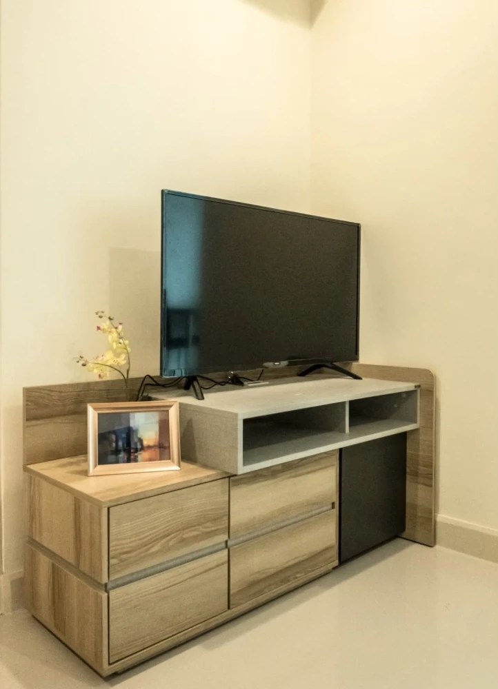 Selling WISH @ SAMYAN near Chulalongkorn University. Excellent location. Spacious and comfortable rooms. Fully furnished and ready to move in.