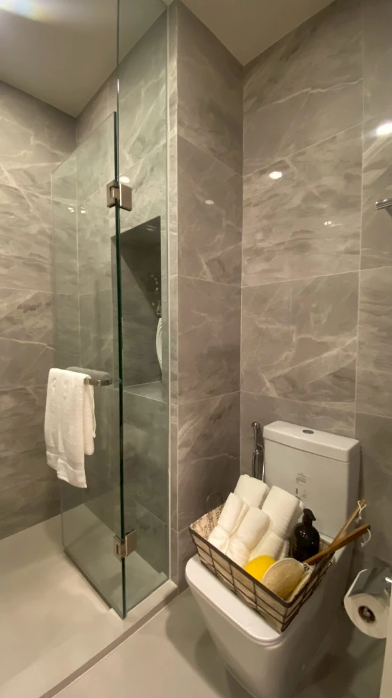 For sale: Wish Signature 2 Midtown Siam, a lovely room decorated in a minimalist style. Don't miss out, book now!