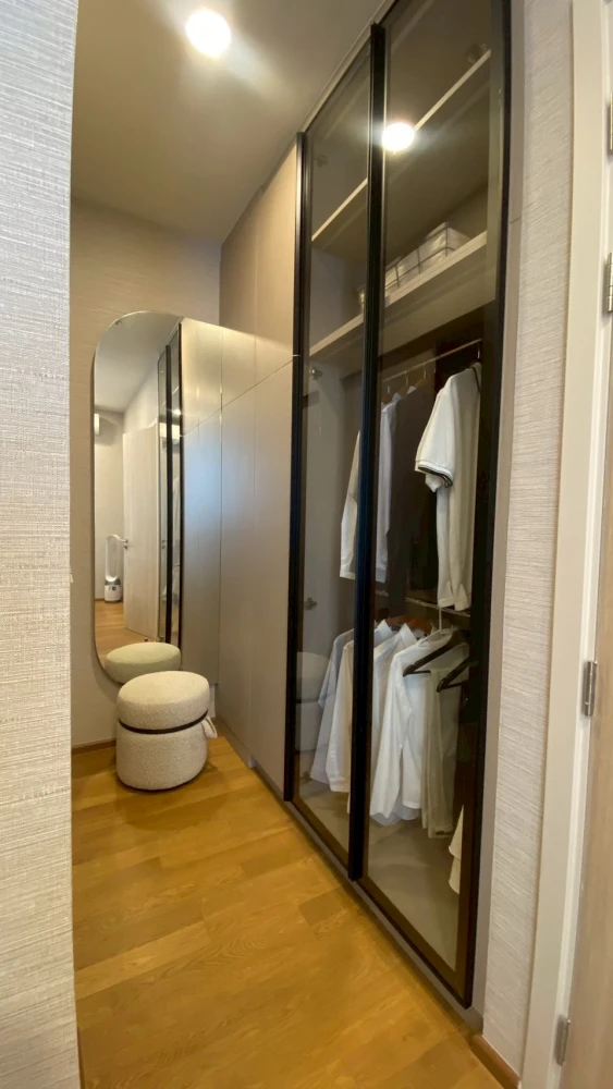 For sale: Wish Signature 2 Midtown Siam, a lovely room decorated in a minimalist style. Don't miss out, book now!