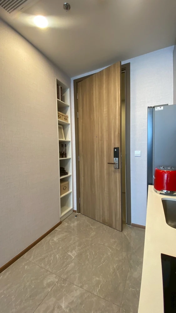 For sale: Wish Signature 2 Midtown Siam, a lovely room decorated in a minimalist style. Don't miss out, book now!