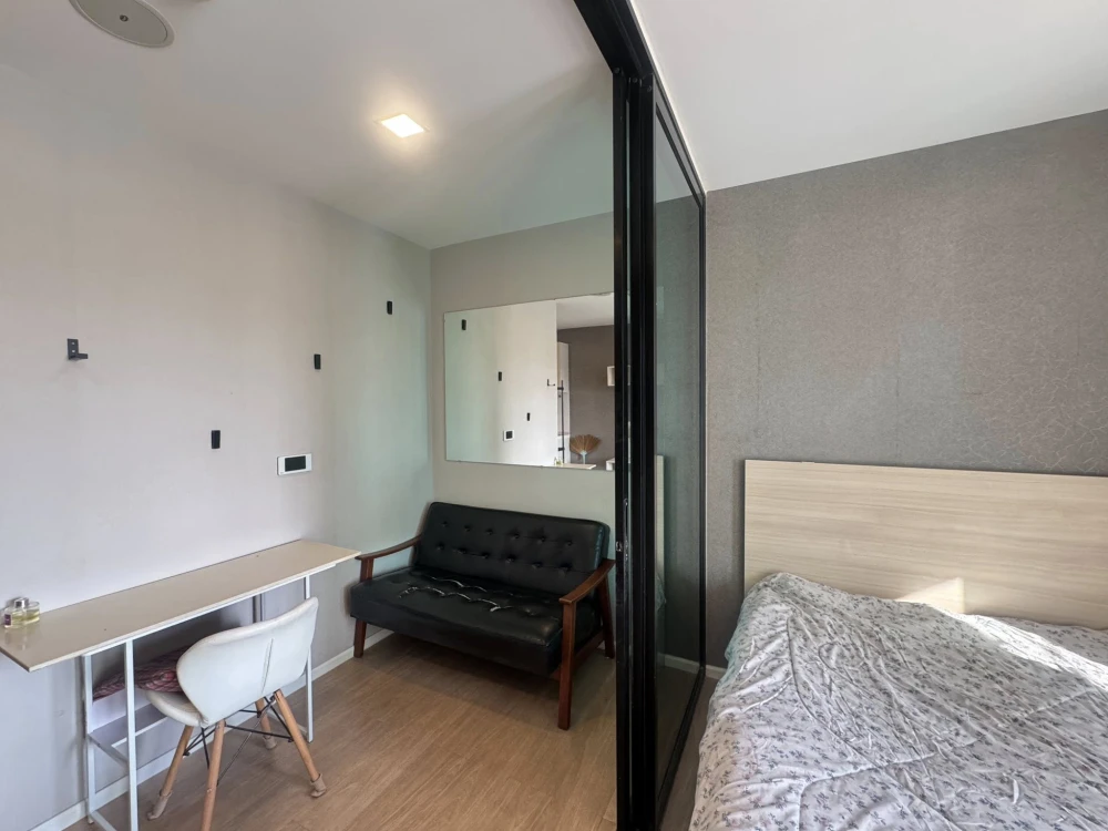 Selling Wynn Ladprao-Chockchai 4, 1 bedroom, 1 bathroom, fully furnished and equipped with appliances. Don't miss out!