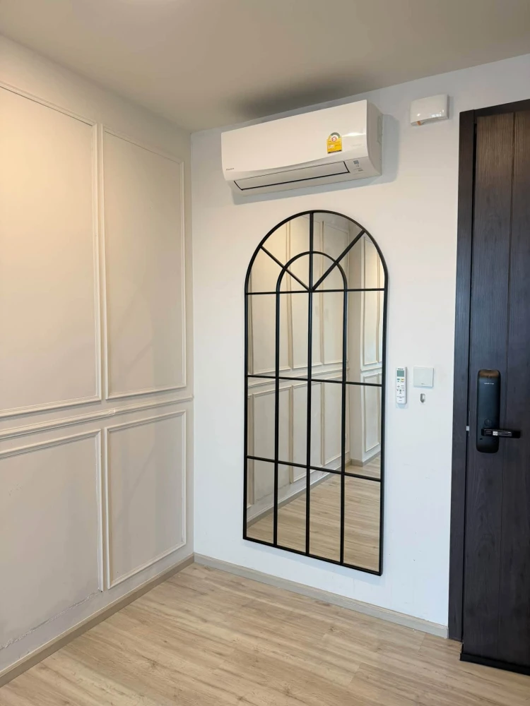 For Sale: XT Huai Khwang, 40th floor (very high level). Unfurnished unit, but comes with electrical appliances and bedroom furniture included. Act fas