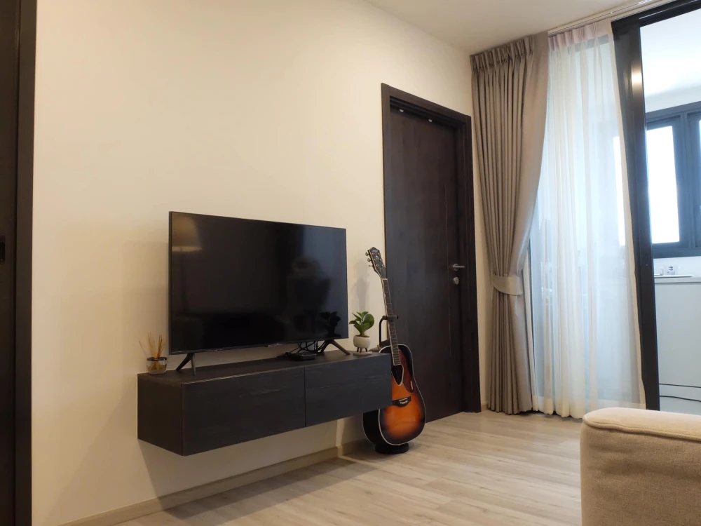 For sale: XT Huai Khwang, room location near the elevator, no room opposite, privacy, great city view, move now, don't hesitate.