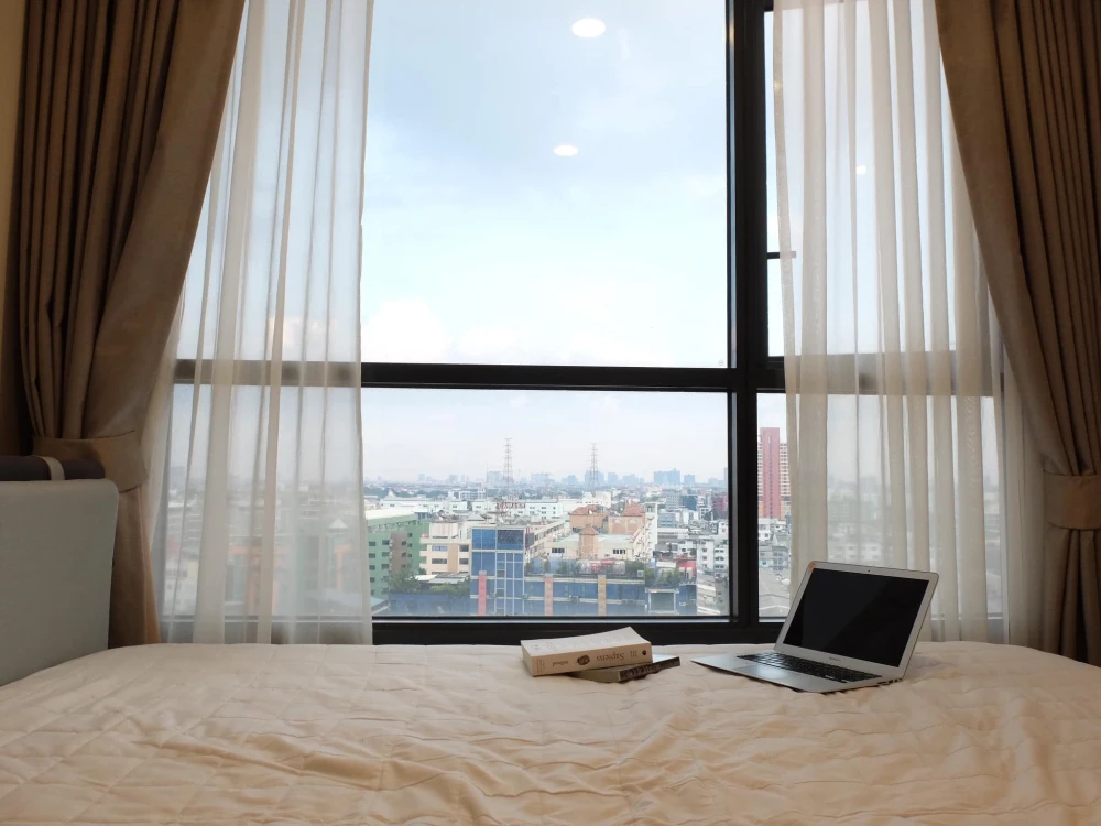 For sale: XT Huai Khwang, room location near the elevator, no room opposite, privacy, great city view, move now, don't hesitate.