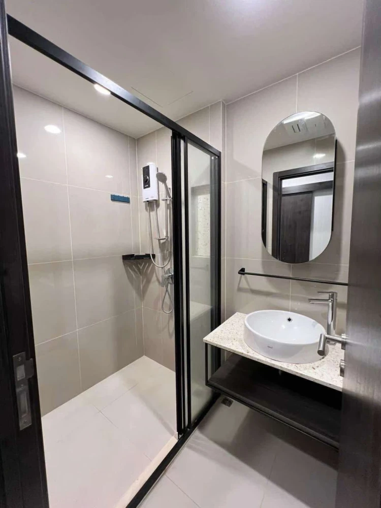 Selling XT Huai Khwang, "Corner Unit with project garden view." Extremely peaceful and private. You can't miss this!