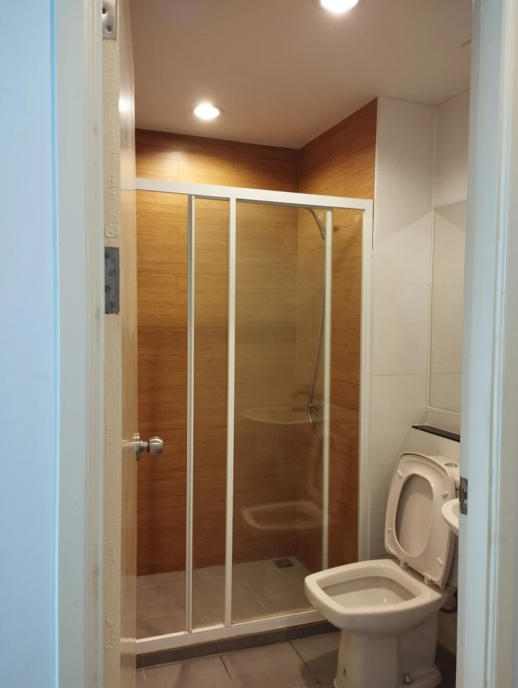 For sale: You 2 Condo, empty room, clean, airy, beautiful condition, 2nd floor, people who like to decorate rooms must not miss it.