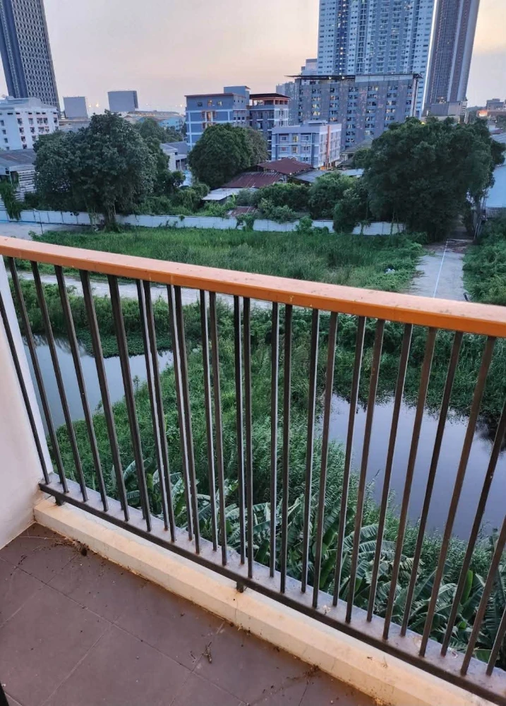 Selling Zelle Rattanathibet, 1 bedroom, 1 bathroom. Great location, convenient transportation. Don't just look, reserve it!