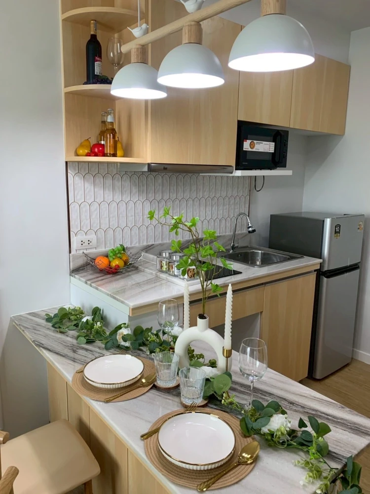 For sale: Zelle Rattanathibet, fully furnished, great atmosphere, built-in bed headboard and wardrobe. Reserve now!