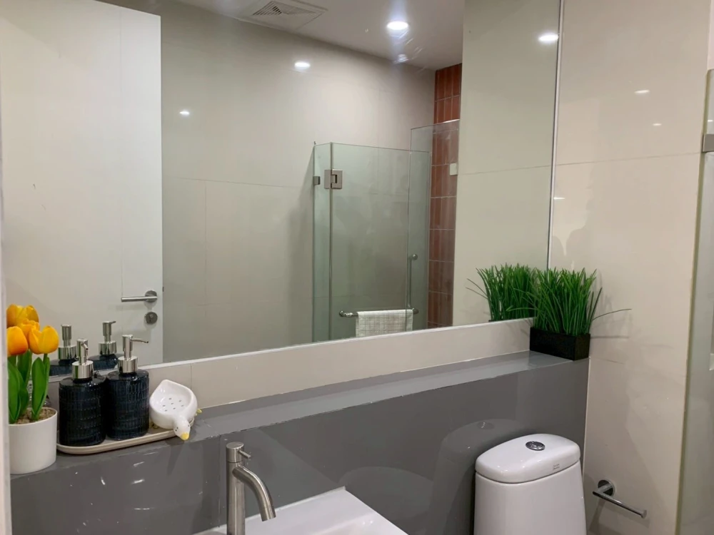 For sale: Zelle Rattanathibet, fully furnished, great atmosphere, built-in bed headboard and wardrobe. Reserve now!