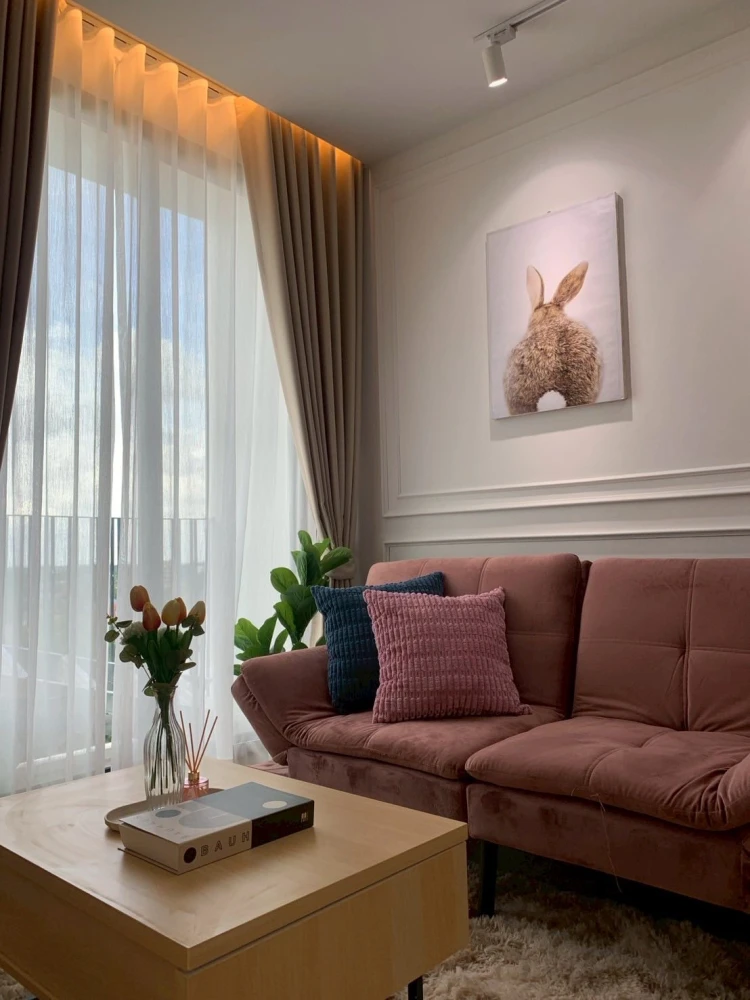For sale: Zelle Rattanathibet, fully furnished, great atmosphere, built-in bed headboard and wardrobe. Reserve now!