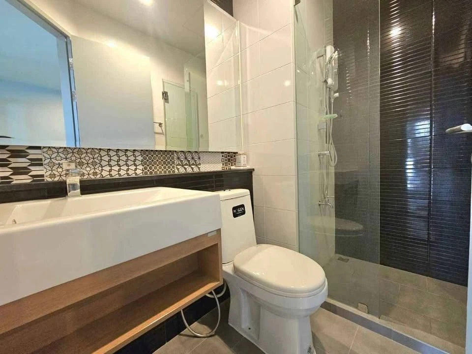 Zelle Salaya for sale: 1 bedroom, 1 bathroom, 7th floor. Great location with complete amenities. Book now!