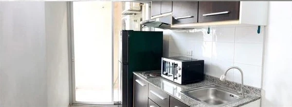 Selling Zenith Place @ Huai Khwang. Spacious and comfortable room. Bedroom features beautiful wallpaper. Book now before it's too late!