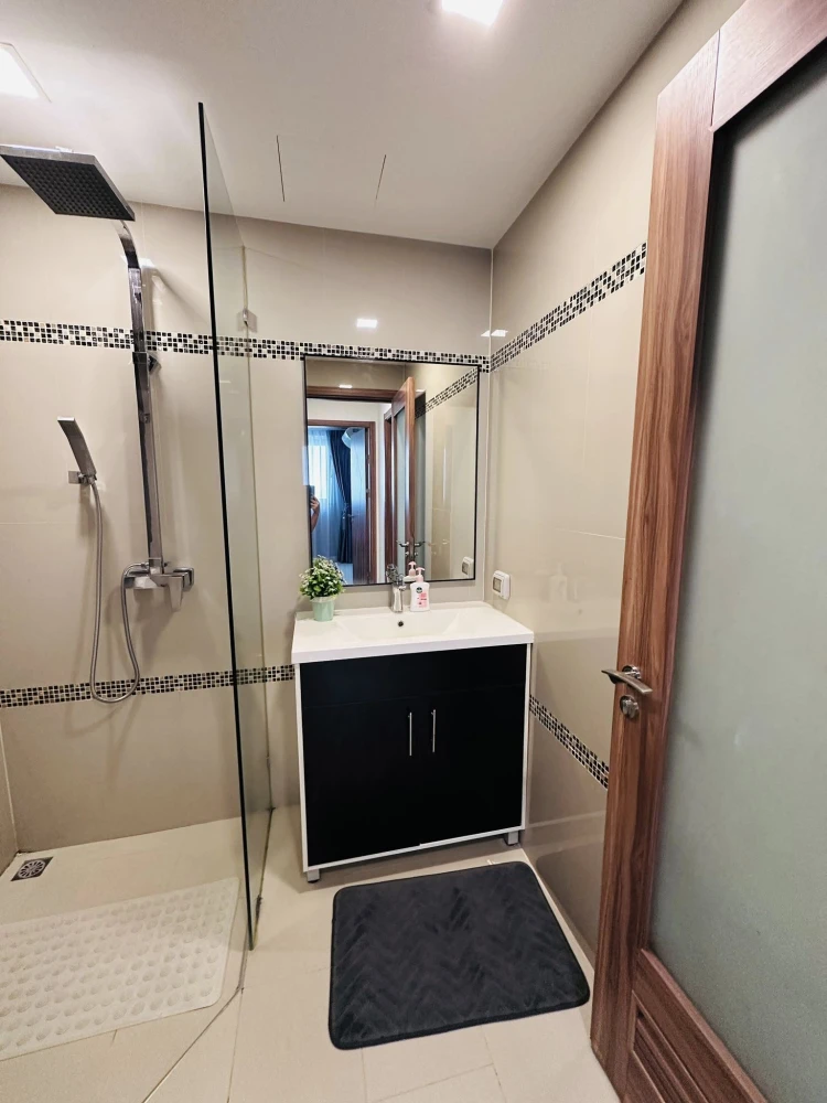 For sale: Club Royal Wongamat (North Pattaya) 2 bedrooms, 2 bathrooms, beautifully decorated, looks good and classy with quality furniture. You must r