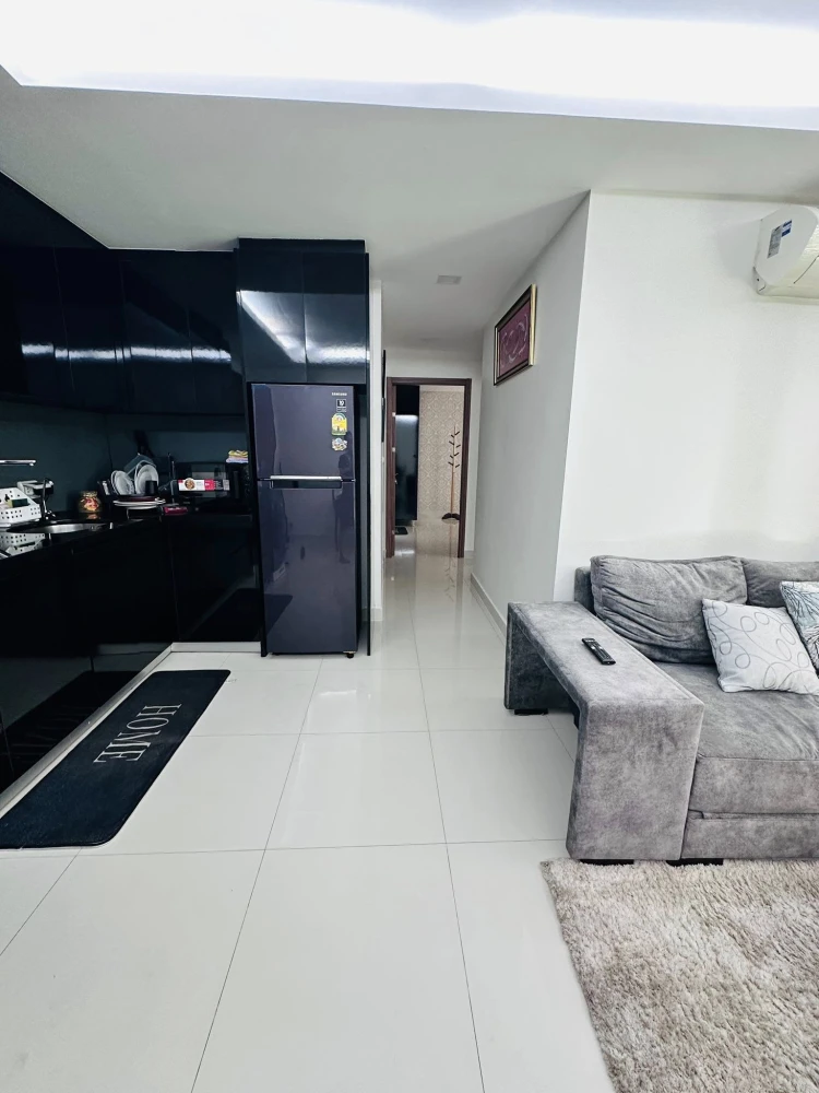 For sale: Club Royal Wongamat (North Pattaya) 2 bedrooms, 2 bathrooms, beautifully decorated, looks good and classy with quality furniture. You must r