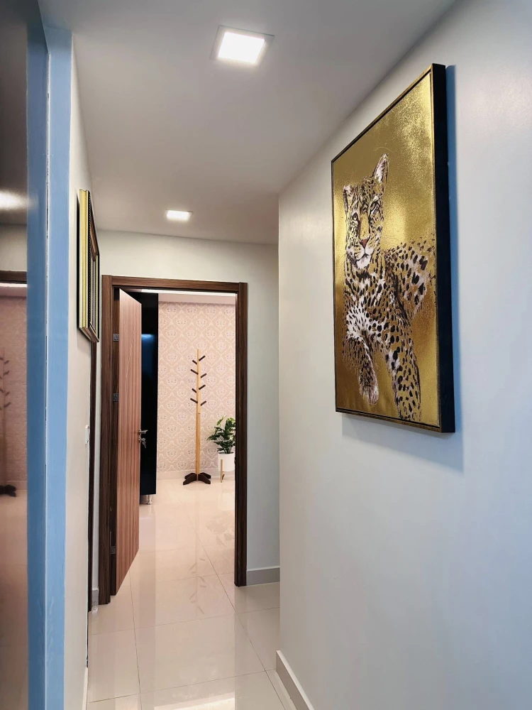 For sale: Club Royal Wongamat (North Pattaya) 2 bedrooms, 2 bathrooms, beautifully decorated, looks good and classy with quality furniture. You must r