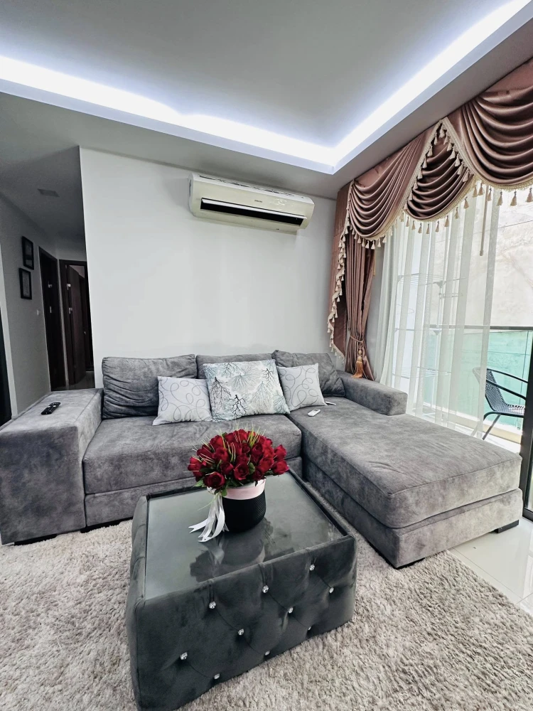 For sale: Club Royal Wongamat (North Pattaya) 2 bedrooms, 2 bathrooms, beautifully decorated, looks good and classy with quality furniture. You must r