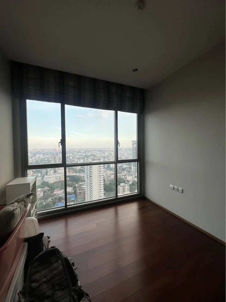 For sale: Quattro by Sansiri, 31st floor, fully furnished and equipped with electrical appliances. Reserve now, don't miss out!