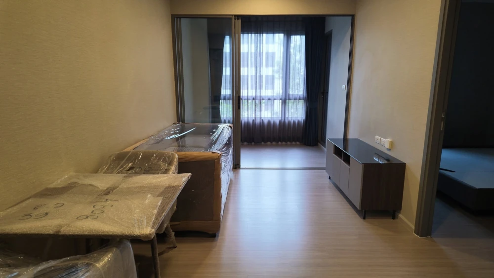 For sale: Quintara Bhumi Sukhumvit 39, unfurnished unit in excellent condition, perfect for your own interior design. Prime city location.