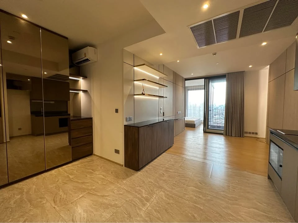 Condo for sale rent Ashton Asoke-Rama 9 very nice decorated room super premium furniture Not booking is considered a mistake.