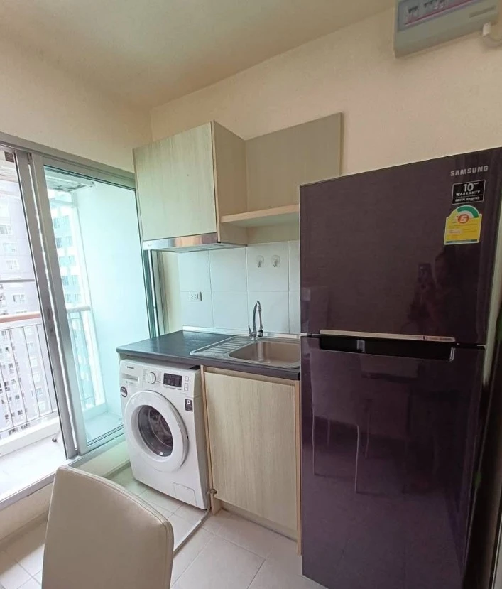 Condo for sale: Aspire Rattanathibet2, empty room, reasonable price, those who like to decorate rooms should not miss it.