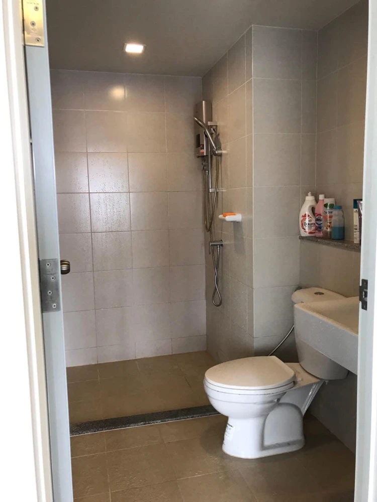 Condo for sale: Aspire Wutthakat, 5th floor, swimming pool view, fully furnished, just come and move in. Hurry and reserve now.