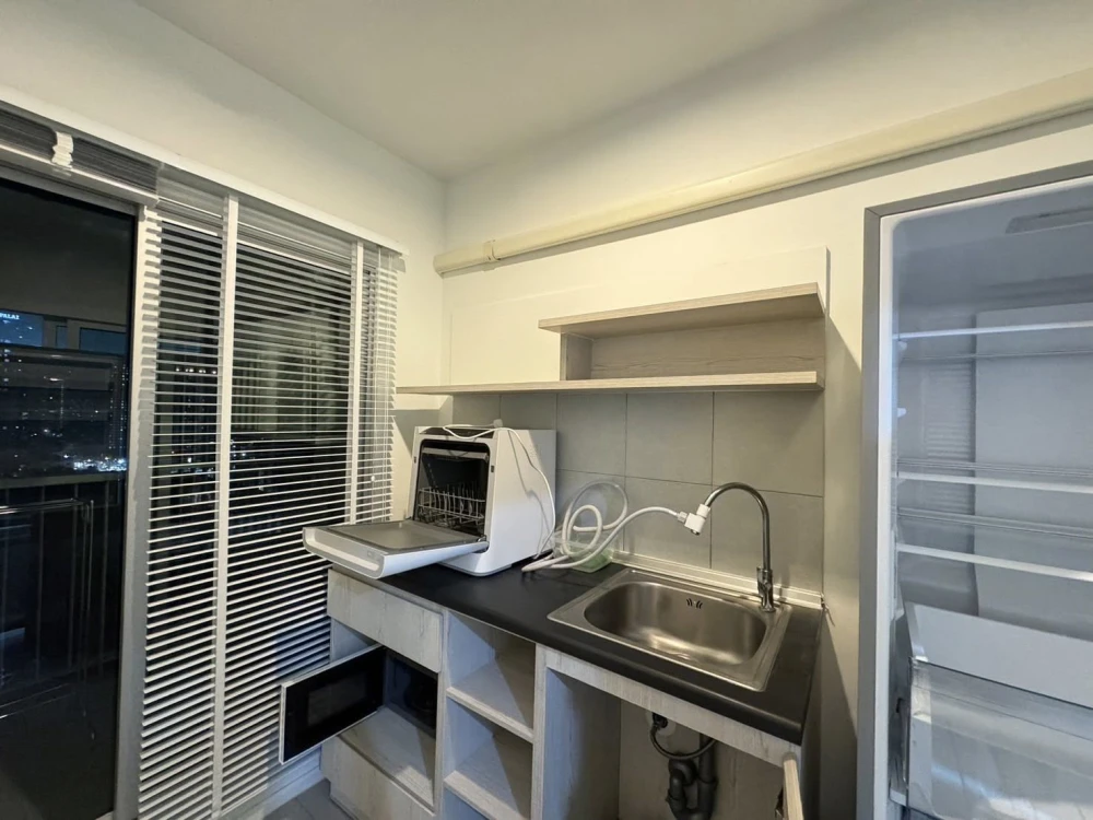 Condo for sale, Asprie Sathorn-Tha Phra, ready to move in, with excellent built-in furniture. Reserve now, don't miss out+++