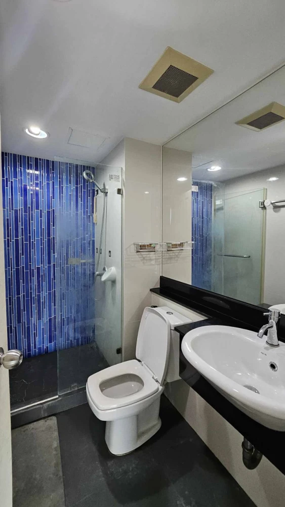 Condo for sale: Chateau In Town Sukhumvit 62/1, nice room, not too high floor, good breeze, reserve now+++