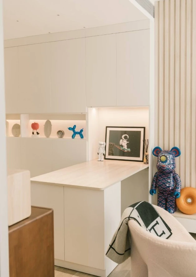 Condo for sale FYNN Asoke, beautifully decorated room, white tone, easy on the eyes, affordable price, come and reserve now, don't miss out.
