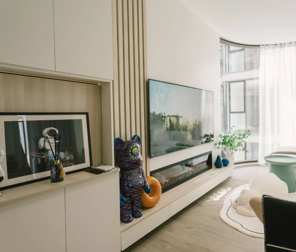 Condo for sale FYNN Asoke, beautifully decorated room, white tone, easy on the eyes, affordable price, come and reserve now, don't miss out.