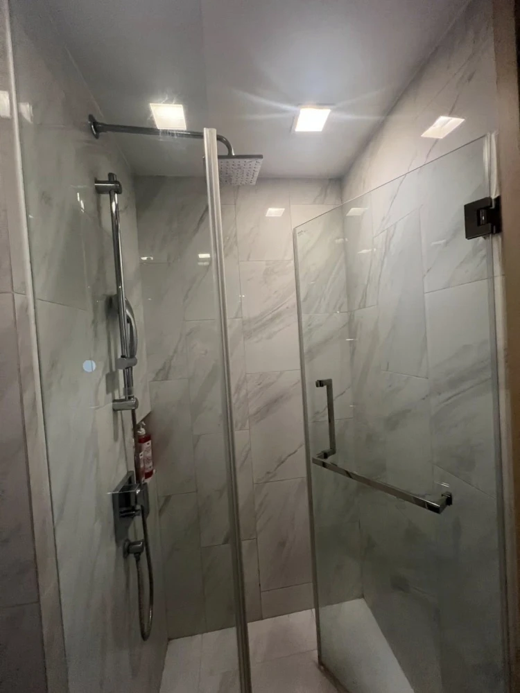 Condo for sale: Hyde Sukhumvit 11, a nice room, fully furnished + appliances included, a nice corner room, hurry and reserve now!