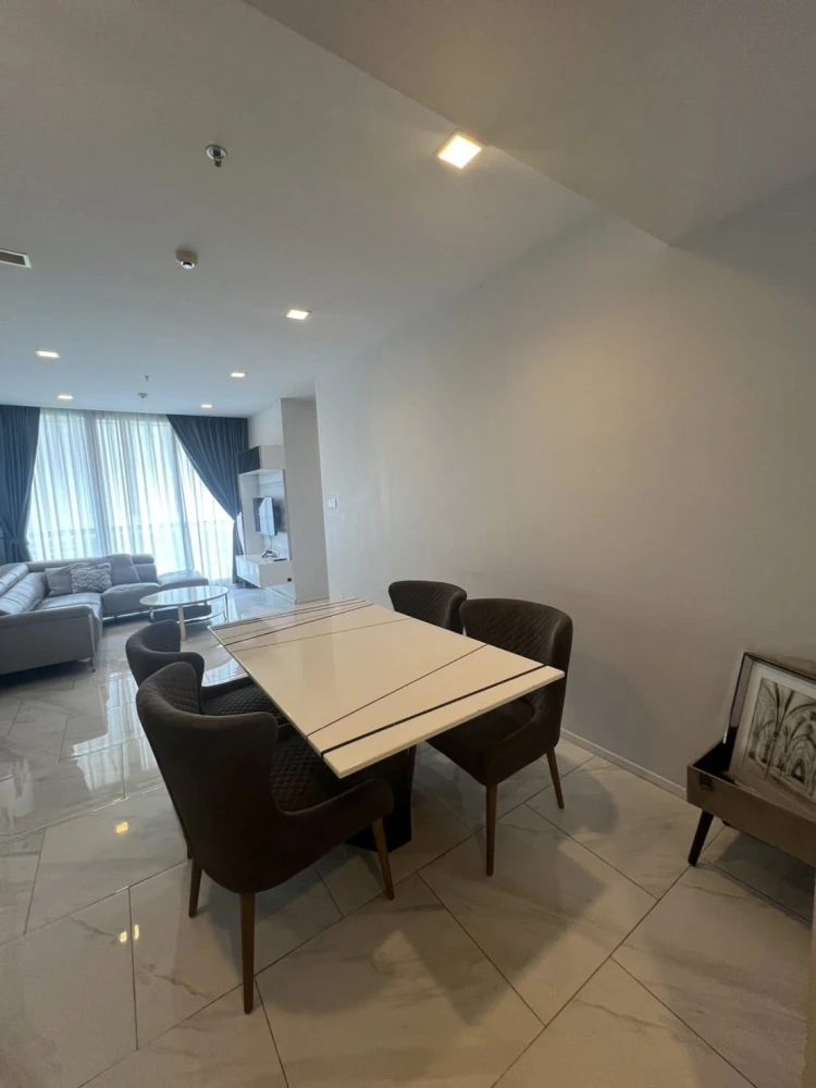 Condo for sale: Hyde Sukhumvit 11, a nice room, fully furnished + appliances included, a nice corner room, hurry and reserve now!