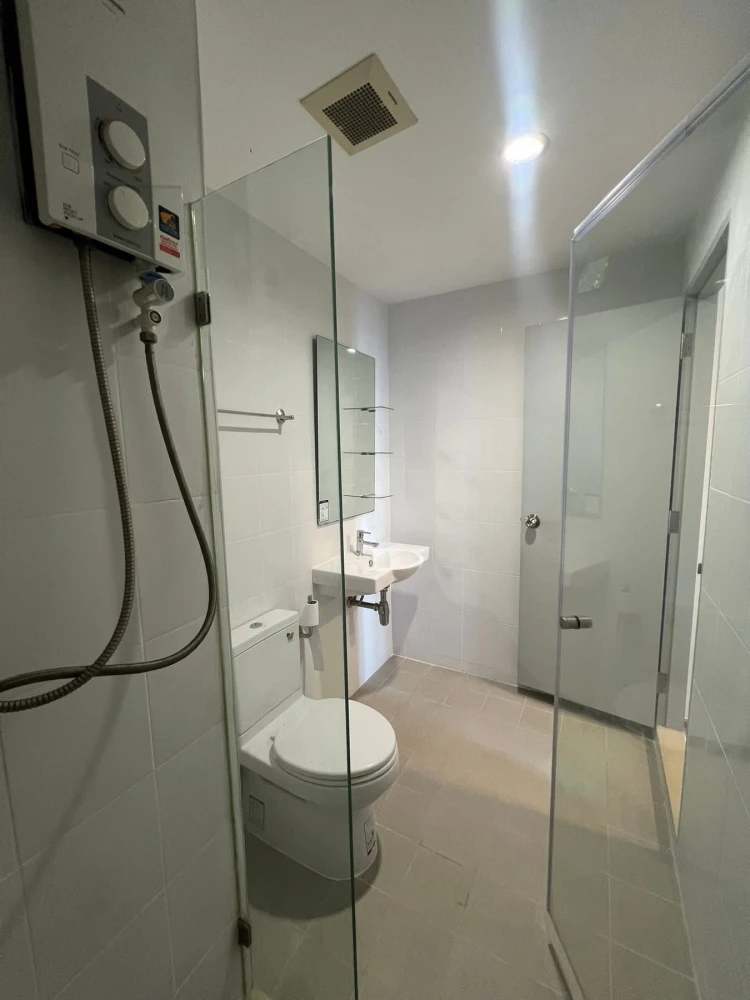 Condo for sale: Ideo Sathorn-Tha Phra, high floor unit, ready to move in, fully furnished. Book now!
