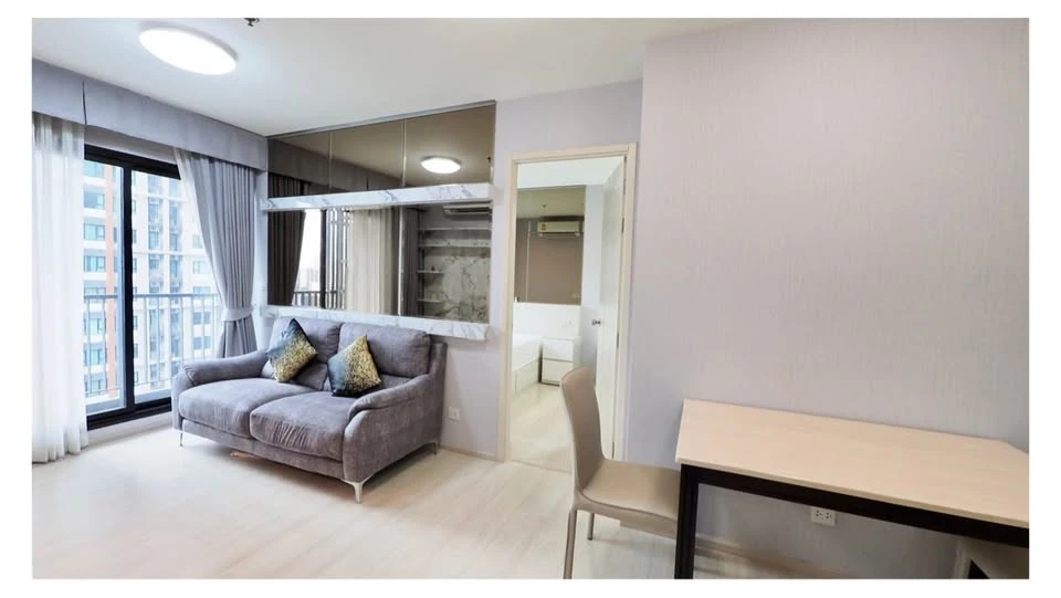 For sale: Life Asoke condo, ready to move in, high floor, well-built-in interior, hurry and book now, don't miss out+++