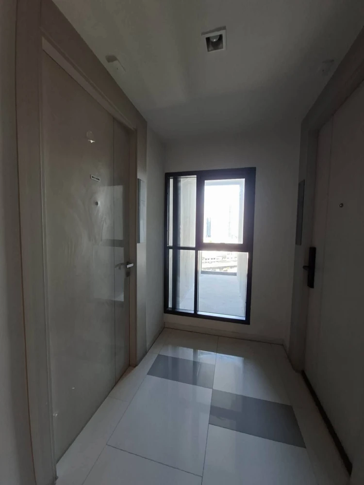 Selling a spacious and comfortable condo at Life Sukhumvit 48. Spacious living area, perfect for interior decorating enthusiasts – don't miss out!