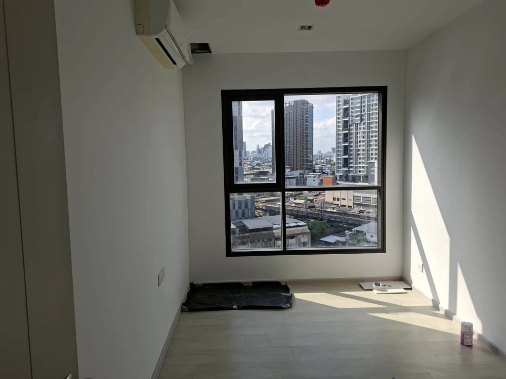 Selling a spacious and comfortable condo at Life Sukhumvit 48. Spacious living area, perfect for interior decorating enthusiasts – don't miss out!