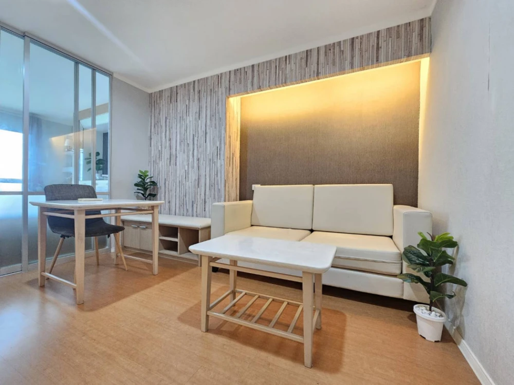 Condo for sale: LUMPINI PARK, Rattanathibet-Ngamwongwan. Corner room with privacy. Fully equipped. Buy now!