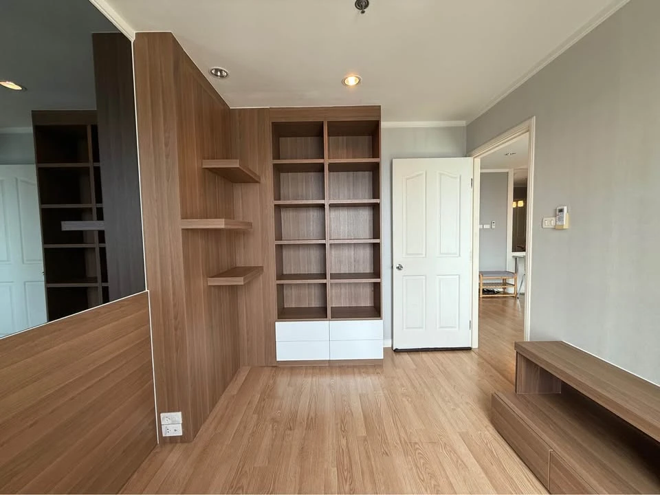 Condo for sale Lumpini Ville Chaengwatthana Pakkret, high floor, good view, spacious room, ready to move in, just bring your bags++