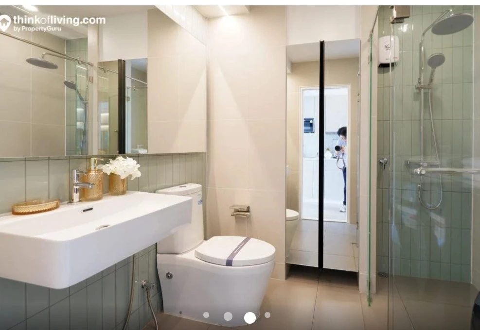 For sale Condo Place 168, luxuriously decorated room, fully built-in, ready to move in. Reserve now!!
