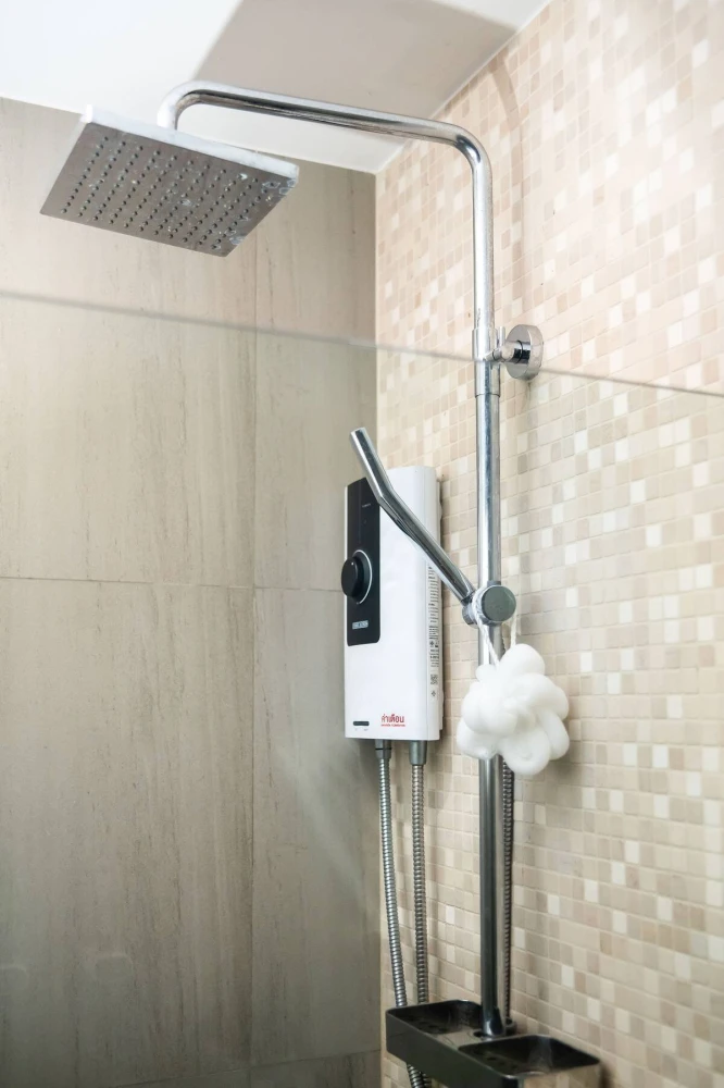 For sale: Politan Aqua Condo, nice room, high floor, fully furnished, just bring your bags++