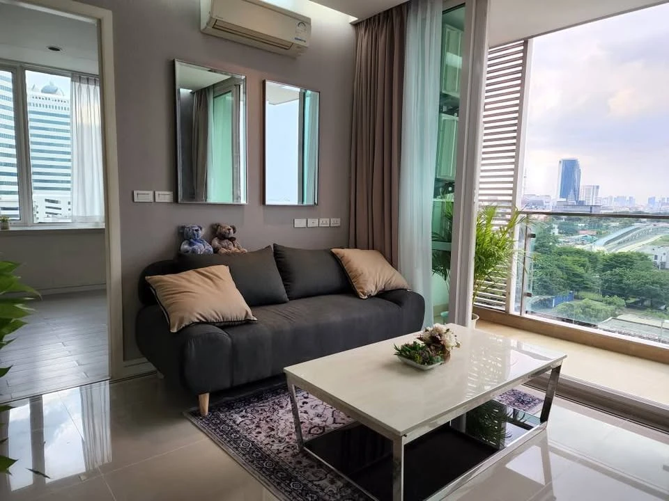 Beautiful unit for sale!! Park Origin Thonglor Condo, 10th floor, Building B, corner unit, swimming pool view, fully furnished. Reserve now!!