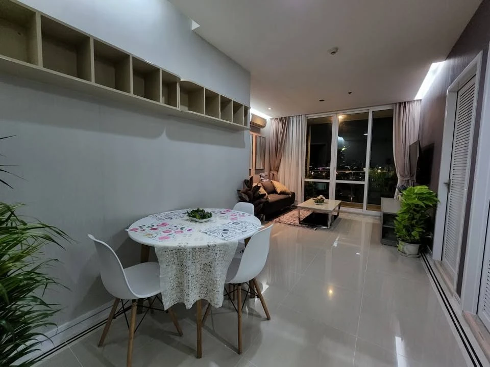 Beautiful unit for sale!! Park Origin Thonglor Condo, 10th floor, Building B, corner unit, swimming pool view, fully furnished. Reserve now!!