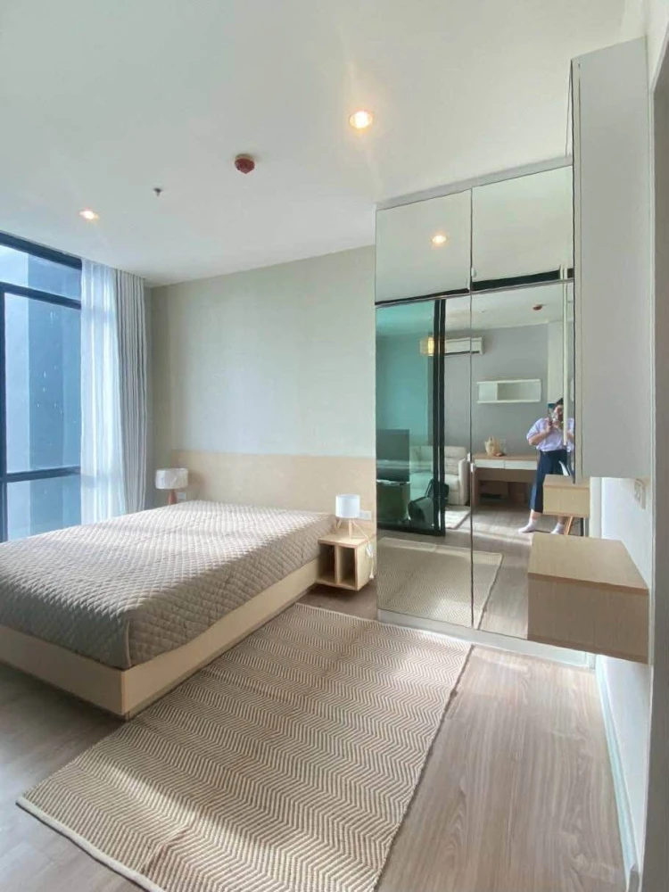 For Sale: The Capital Ratchaprarop-Vibha Condo. Beautiful unit, fully furnished, and ready to move in. Airy atmosphere with city views from a high flo