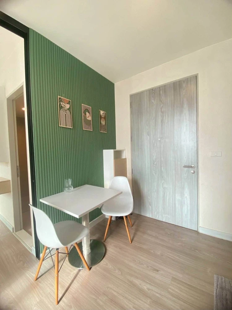 For Sale: The Capital Ratchaprarop-Vibha Condo. Beautiful unit, fully furnished, and ready to move in. Airy atmosphere with city views from a high flo
