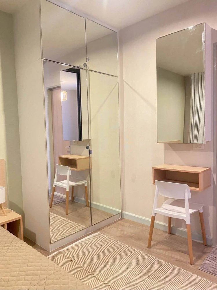 For Sale: The Capital Ratchaprarop-Vibha Condo. Beautiful unit, fully furnished, and ready to move in. Airy atmosphere with city views from a high flo