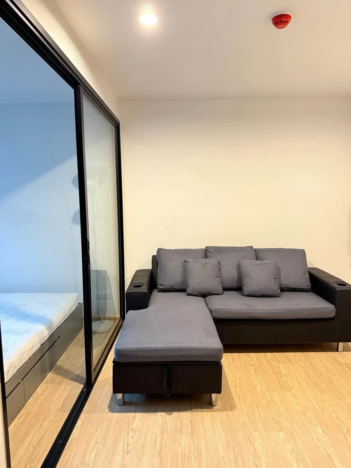 Selling a ready-to-move-in condo at The Excel Ratchada 18. Complete amenities, great price. Book now, don't miss out!